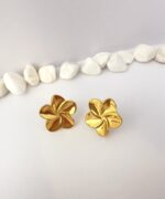 Aros Florales Enchapados en Oro 18K