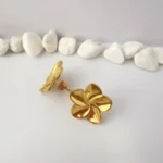 Aros Florales Enchapados en Oro 18K - Imagen 2